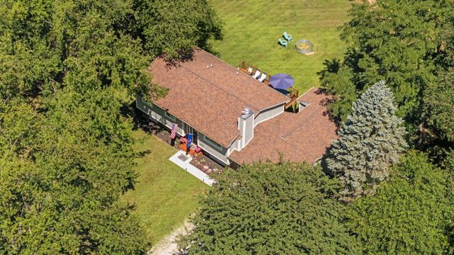 8739 Coyle Drive, Pinckney, MI 48169