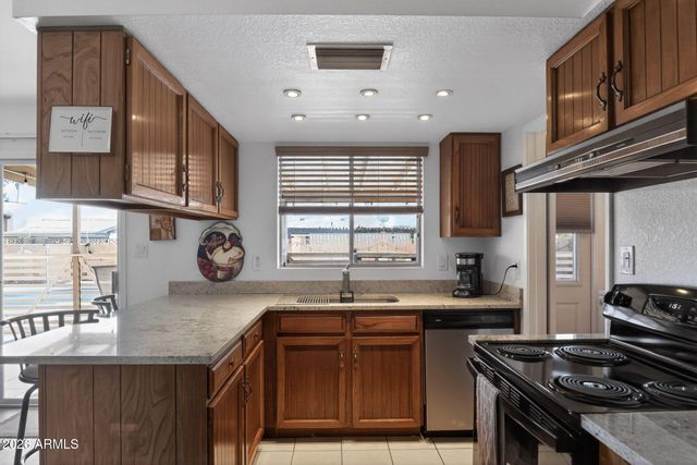 10545 W DIANA Avenue, Peoria, AZ 85345