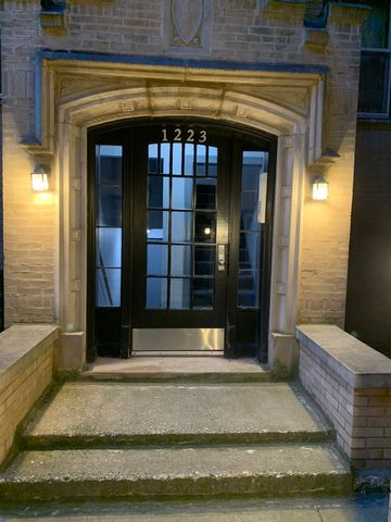 1223 W Greenleaf Avenue 1N, Chicago, IL 60626