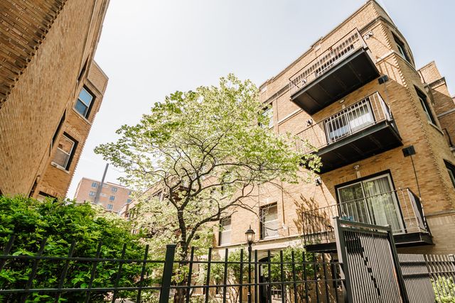 1223 W Greenleaf Avenue 1N, Chicago, IL 60626