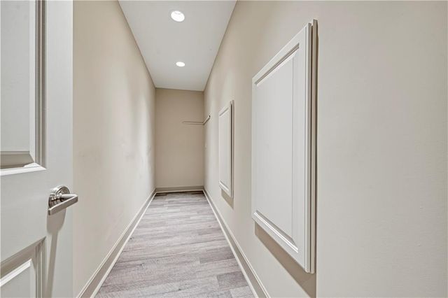 4989 W 150th Place, Leawood, KS 66224