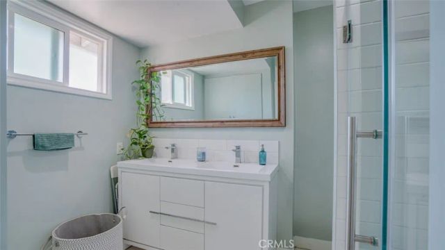 15370 Kadota, Sylmar, CA 91342