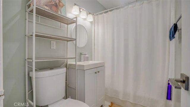 15370 Kadota, Sylmar, CA 91342
