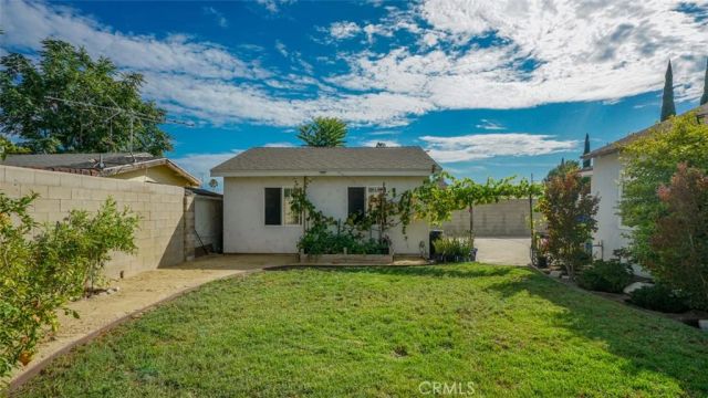 15370 Kadota, Sylmar, CA 91342