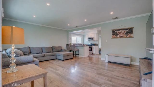 15370 Kadota, Sylmar, CA 91342