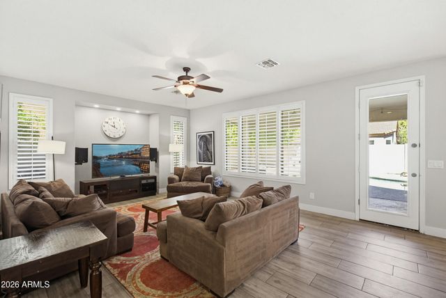 3302 E Javelina Avenue, Mesa, AZ 85204