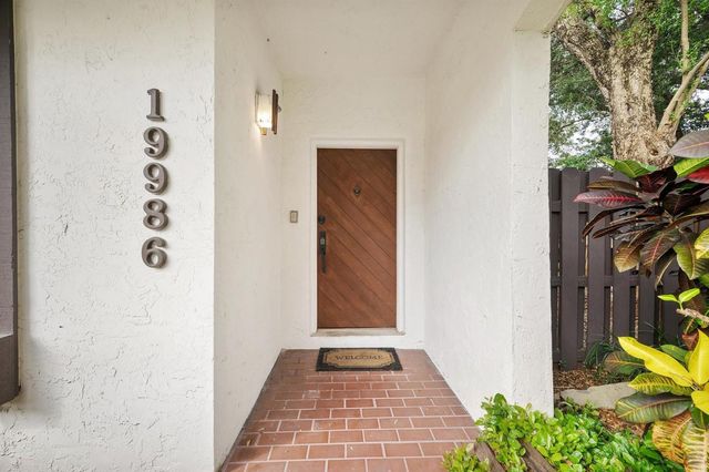 19986 NE 5th Court 4d, Miami, FL 33179