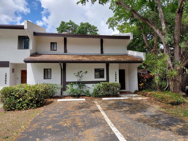 19986 NE 5th Court 4d, Miami, FL 33179