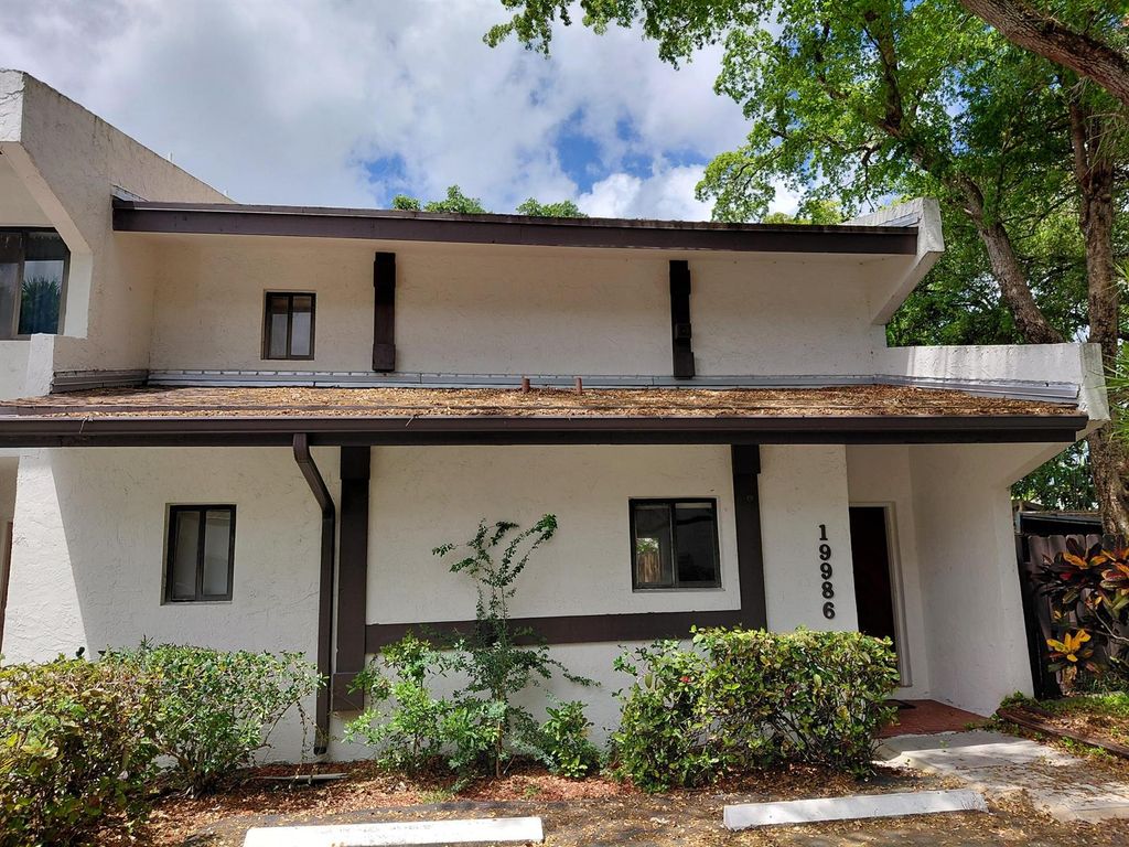 19986 NE 5th Court 4d, Miami, FL 33179