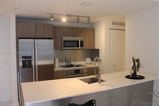 201 SW 17th Rd 802, Miami, FL 33129
