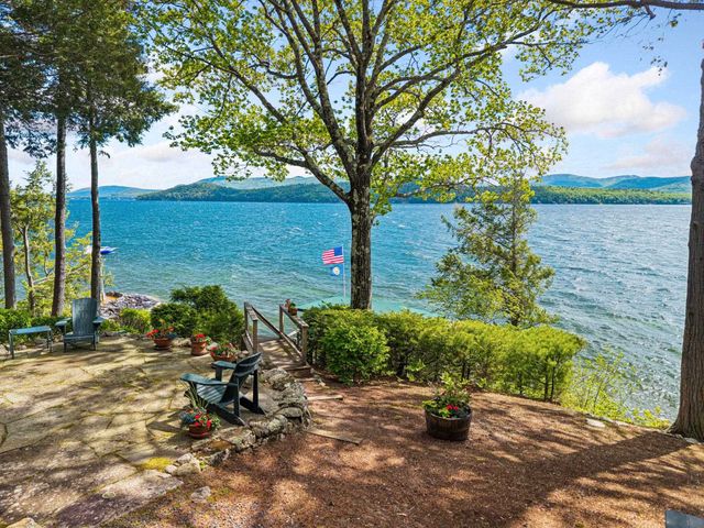 122 Broadside Road, Wolfeboro, NH 03894