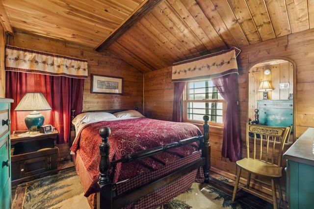 122 Broadside Road, Wolfeboro, NH 03894