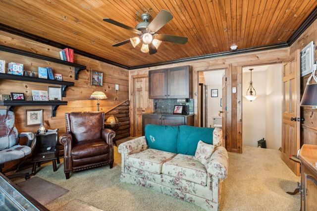 122 Broadside Road, Wolfeboro, NH 03894