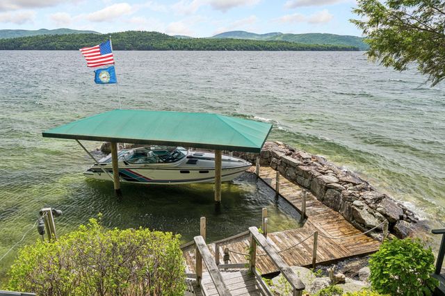 122 Broadside Road, Wolfeboro, NH 03894
