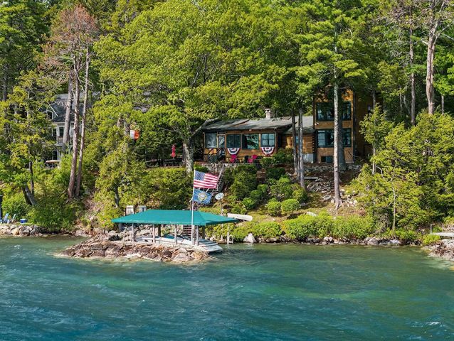 122 Broadside Road, Wolfeboro, NH 03894