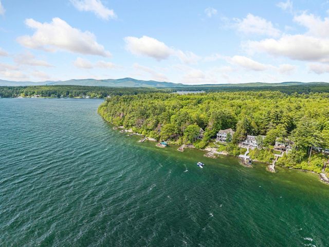 122 Broadside Road, Wolfeboro, NH 03894