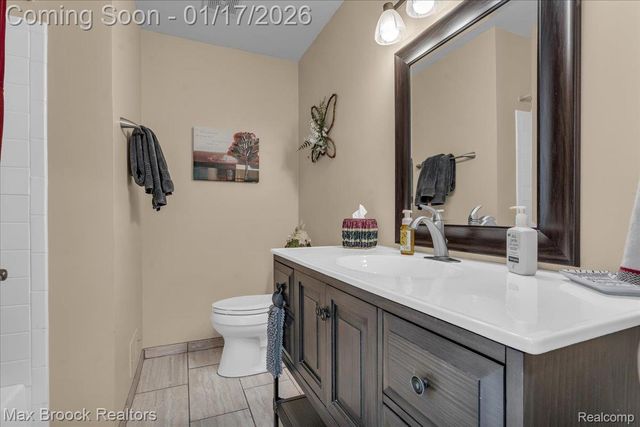 2115 Oakbrook Boulevard, Commerce Charter Township, MI 48390