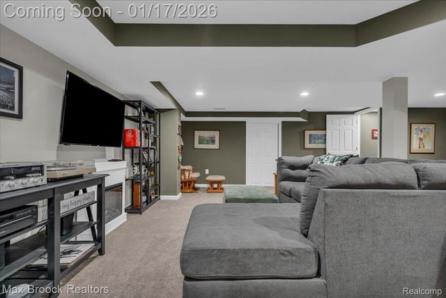 2115 Oakbrook Boulevard, Commerce Charter Township, MI 48390