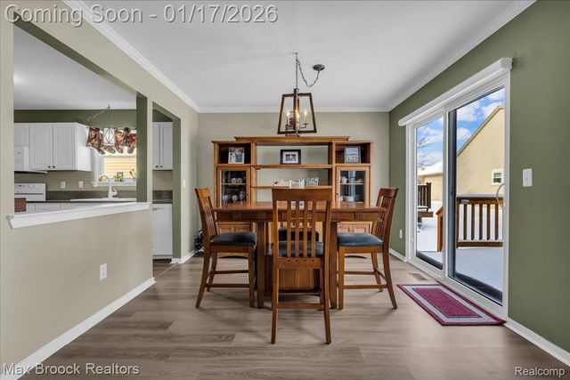 2115 Oakbrook Boulevard, Commerce Charter Township, MI 48390