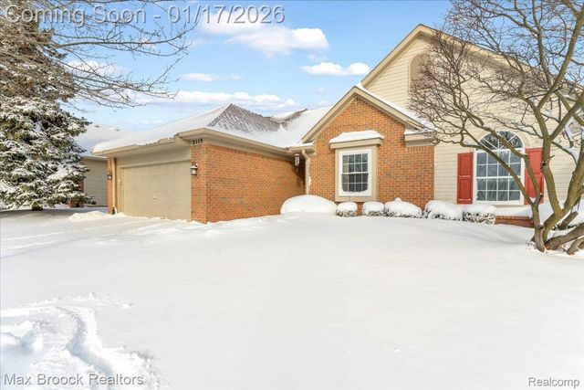 2115 Oakbrook Boulevard, Commerce Charter Township, MI 48390