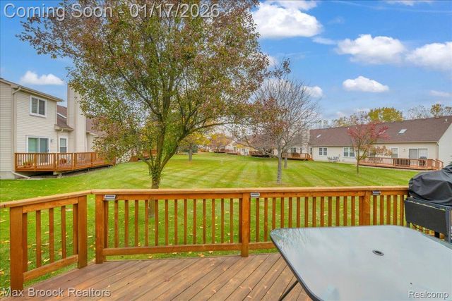 2115 Oakbrook Boulevard, Commerce Charter Township, MI 48390