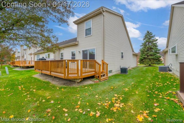 2115 Oakbrook Boulevard, Commerce Charter Township, MI 48390