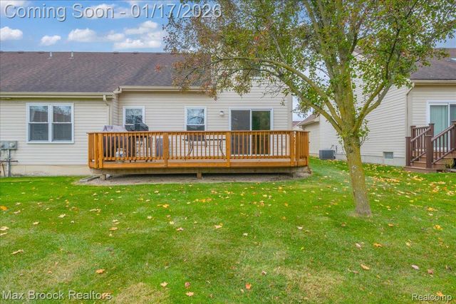 2115 Oakbrook Boulevard, Commerce Charter Township, MI 48390