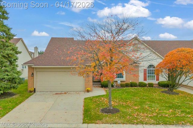 2115 Oakbrook Boulevard, Commerce Charter Township, MI 48390