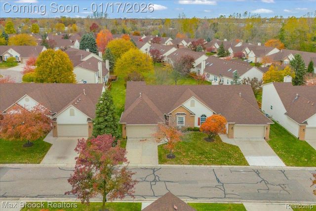 2115 Oakbrook Boulevard, Commerce Charter Township, MI 48390