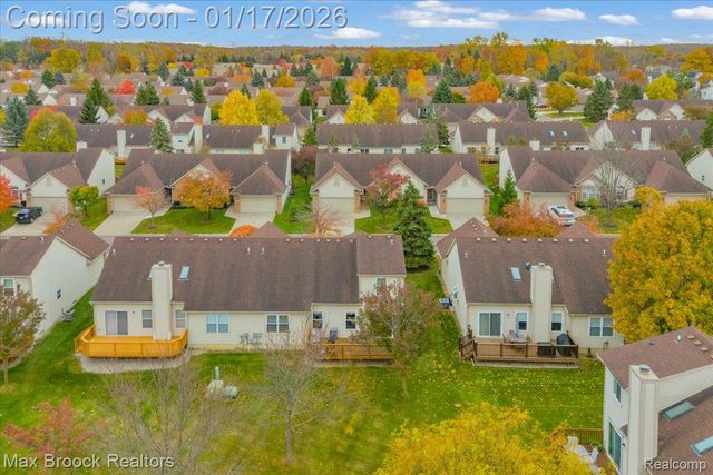 2115 Oakbrook Boulevard, Commerce Charter Township, MI 48390