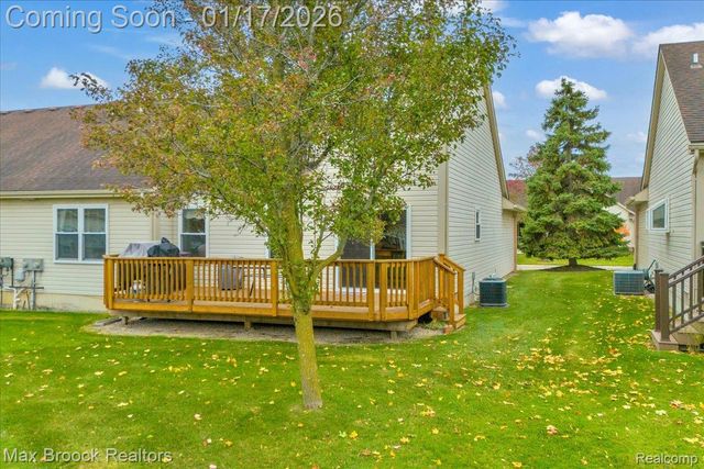 2115 Oakbrook Boulevard, Commerce Charter Township, MI 48390