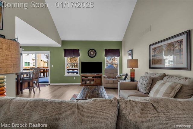 2115 Oakbrook Boulevard, Commerce Charter Township, MI 48390