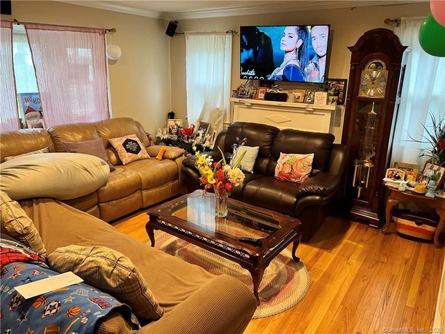 30 Jefferson Avenue, Danbury, CT 06810