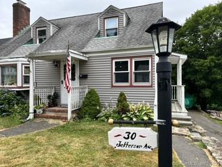 30 Jefferson Avenue, Danbury, CT 06810