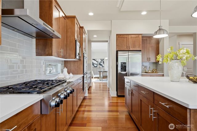 920 233rd Place NE, Sammamish, WA 98074