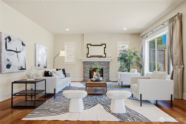 920 233rd Place NE, Sammamish, WA 98074