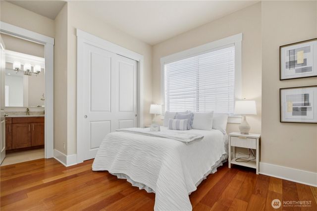 920 233rd Place NE, Sammamish, WA 98074