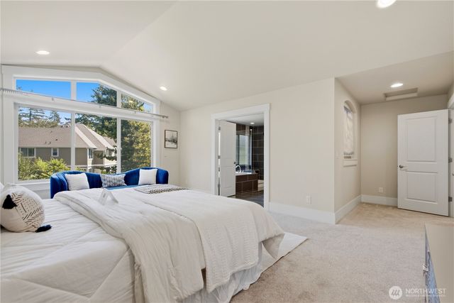 920 233rd Place NE, Sammamish, WA 98074