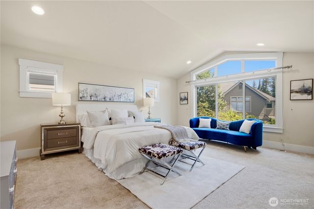 920 233rd Place NE, Sammamish, WA 98074