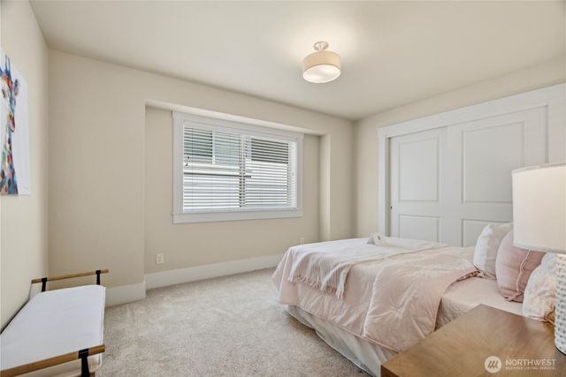 920 233rd Place NE, Sammamish, WA 98074