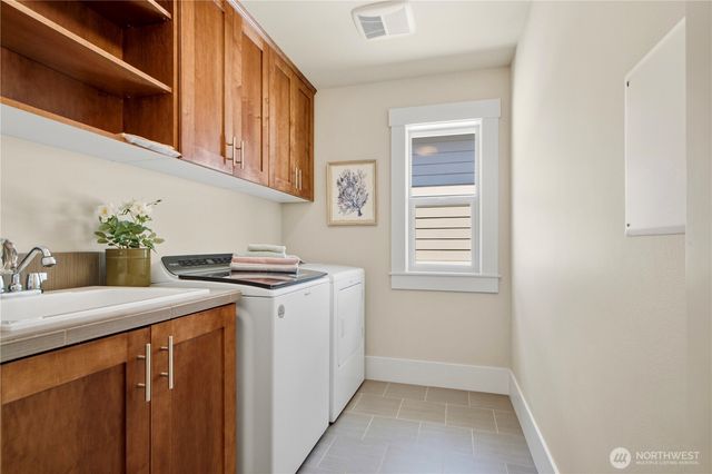 920 233rd Place NE, Sammamish, WA 98074