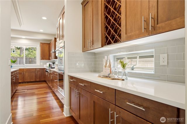 920 233rd Place NE, Sammamish, WA 98074