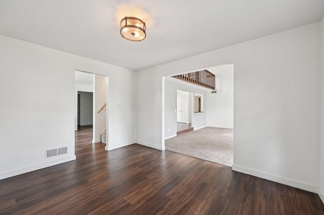 1727 Sioux Court, Grove City, OH 43123