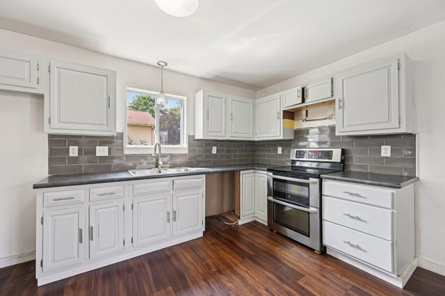 1727 Sioux Court, Grove City, OH 43123