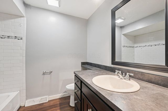 1727 Sioux Court, Grove City, OH 43123