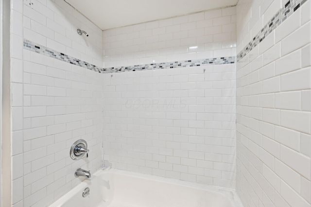1727 Sioux Court, Grove City, OH 43123
