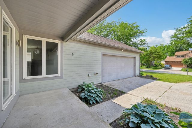 1727 Sioux Court, Grove City, OH 43123