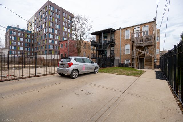 4326 S Calumet Avenue, Chicago, IL 60653