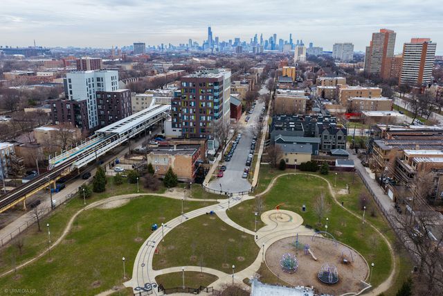 4326 S Calumet Avenue, Chicago, IL 60653