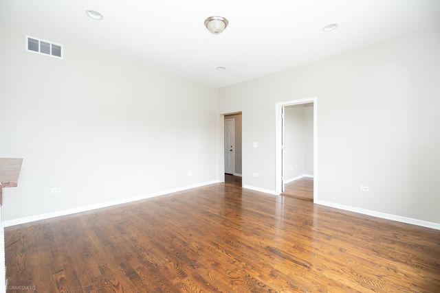 4326 S Calumet Avenue, Chicago, IL 60653